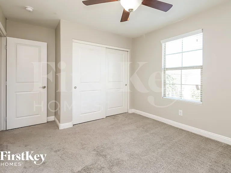305 N Sunrise — Photo 10