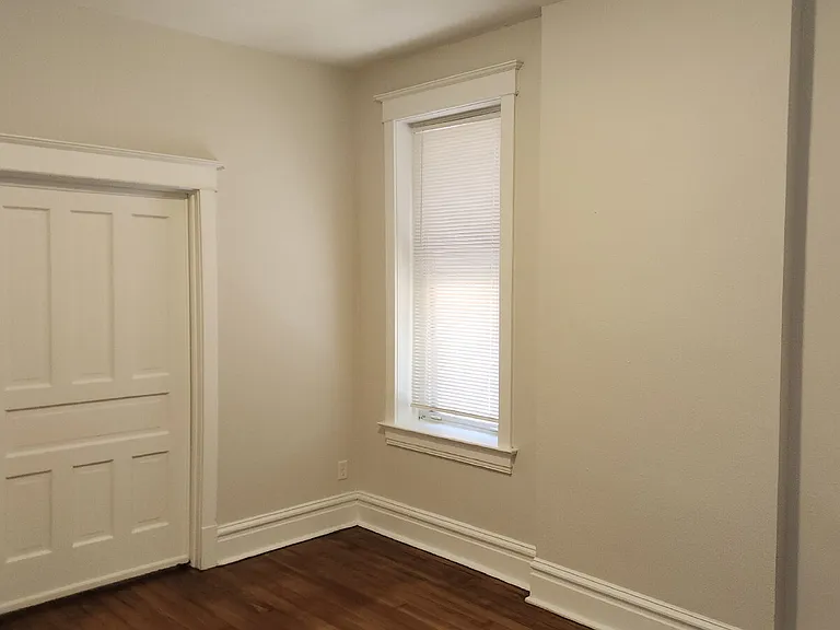 3721 Iowa Ave — Photo 9