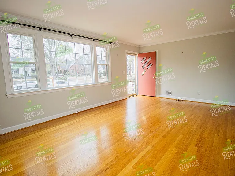 2829 Duncan St — Photo 5