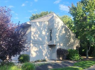8002 Steven David Dr, Strongsville, OH 44149