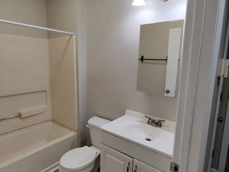 1416 Charlotte St #AD — Photo 7