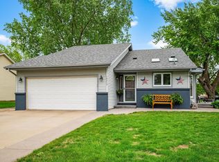 14713 Westcliffe Dr, Burnsville, MN 55306