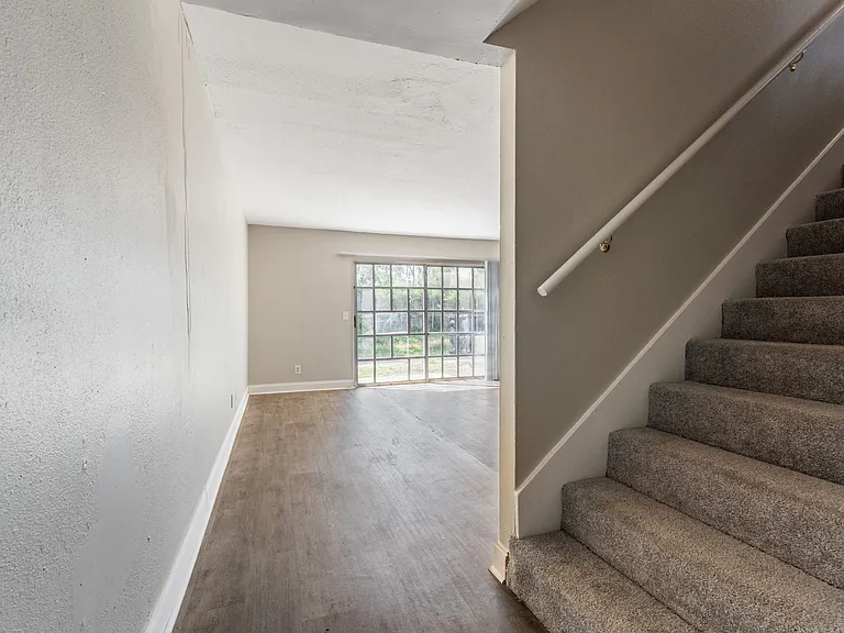 Kings Trail Apartment Homes — Photo 11