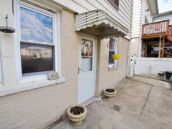 229 8th St #R, Fairview, NJ 07022