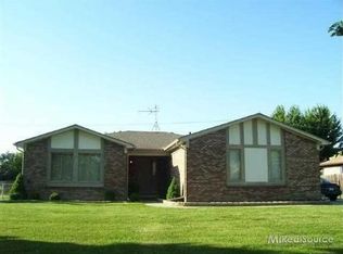 11299 Brougham Dr, Sterling Heights, MI 48312