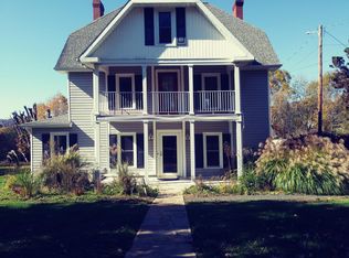 9 Robertson St, Burnsville, NC 28714