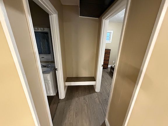 3rd image of 823 Hawkins Dr #2