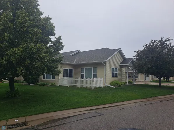 5409 University Dr Unit D, Fargo, ND 58104