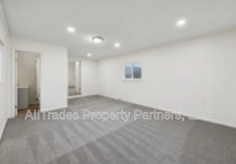 408 Chestnut St — Photo 9