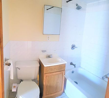 3rd image of 71 Jefferson Ave #2