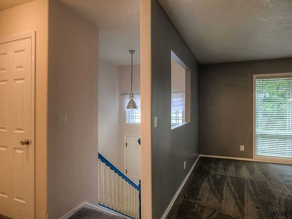 3rd image of 2644 Citrus Pl NW