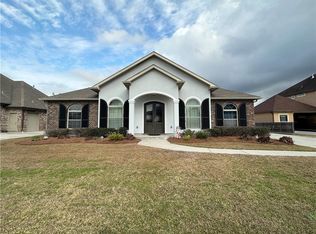 142 Chapel Hill Dr, Belle Chasse, LA 70037