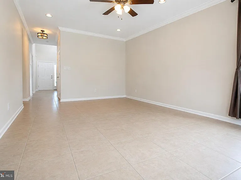 33 Farmington Ct — Photo 6
