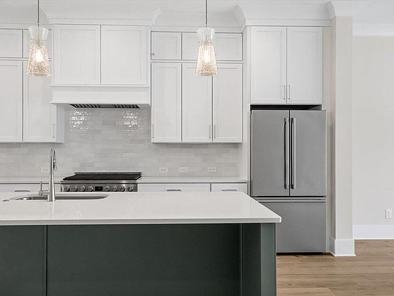 5th image of 810 Maple Berry Ln #105