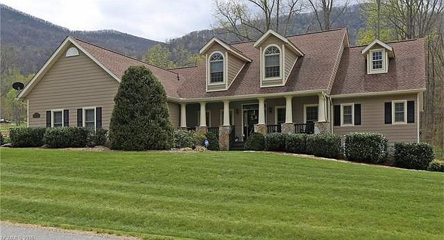 1st image of 410 Stepping Stone Ln
