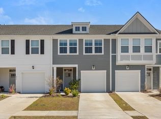 432 Trotters Ln, Moncks Corner, SC 29461