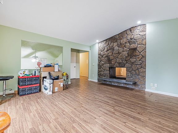 2nd image of 3301 NE 143rd Ave