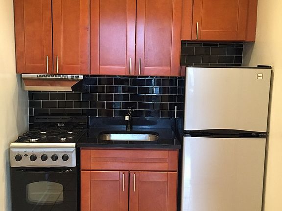 2nd image of 591 1st Ave APT 01
