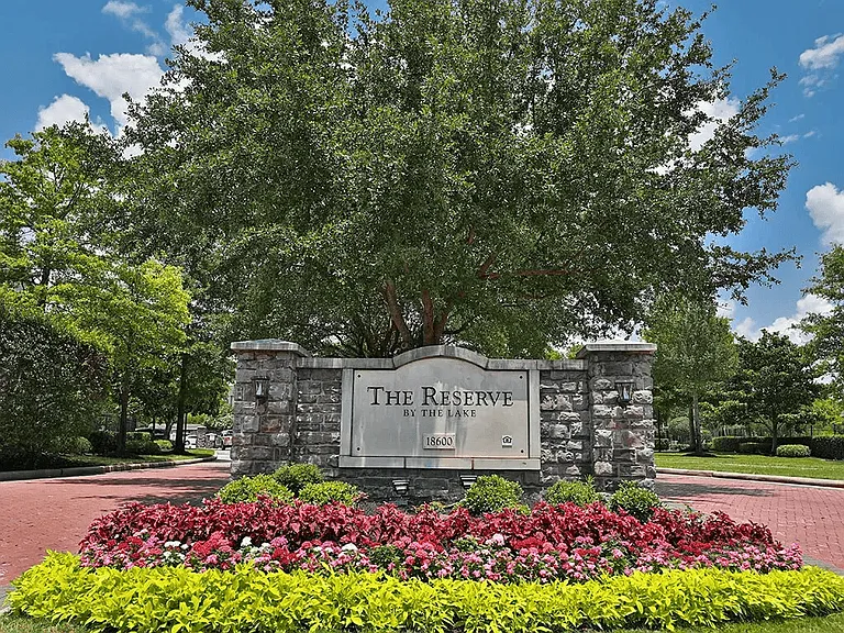 Come home to Reserve by the Lake