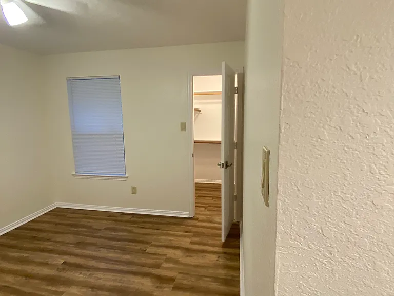 4644 Booth Dr — Photo 27