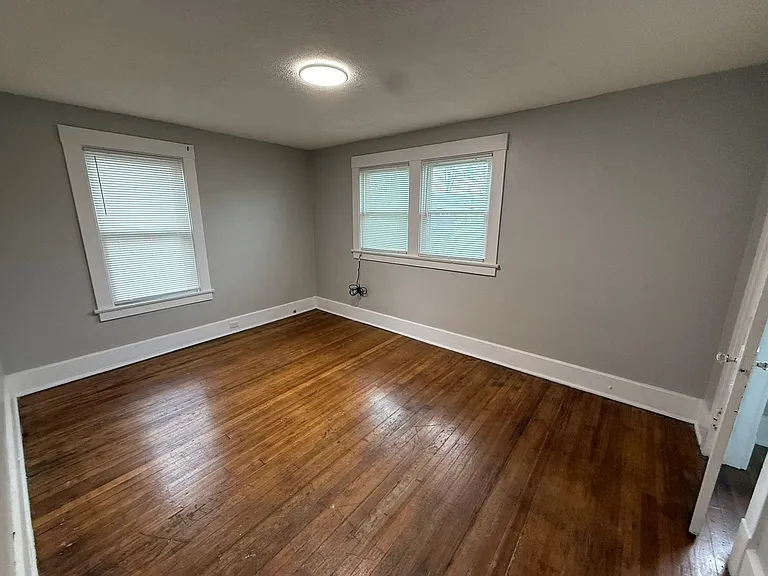 433 Norwood Ave — Photo 11