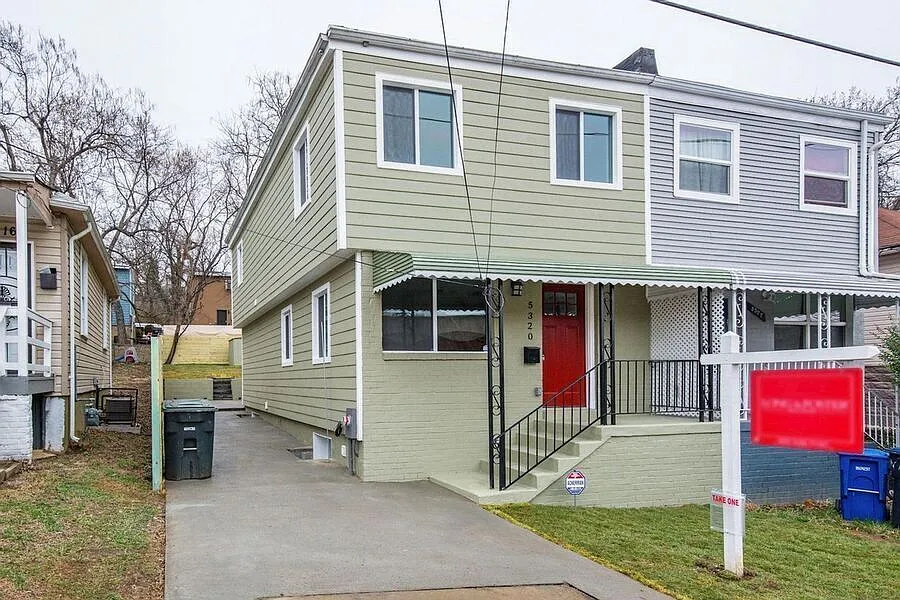 Dazzling Four Bedroom Rowhome in Deanwood! — Photo 1