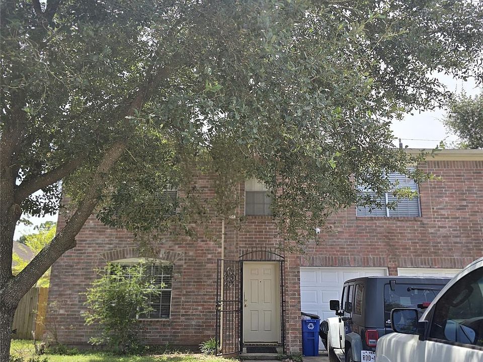 1st image of 3006 Greenbriar Springs Dr