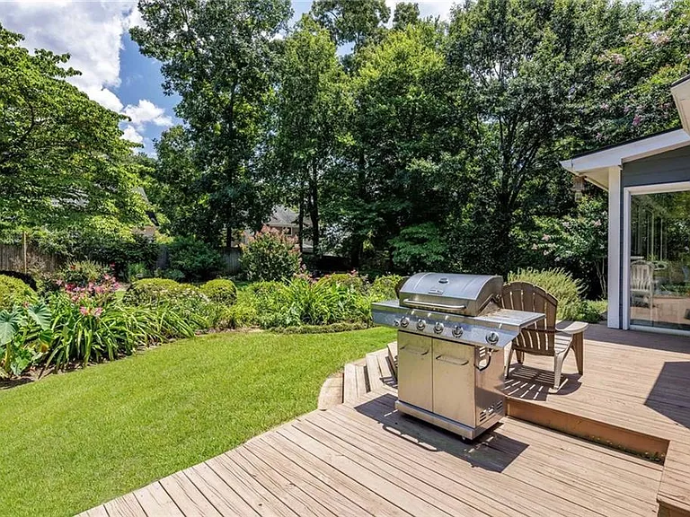 1140 Mitsy Forest Dr NE — Photo 33