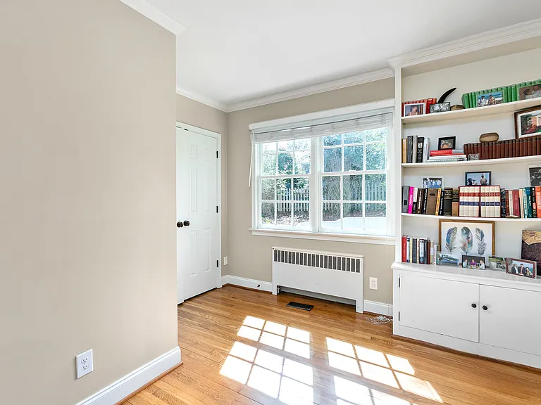 203 Elmwood Dr — Photo 16