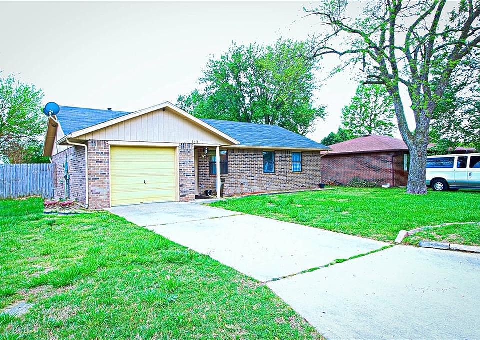 1st image of 2312 W Meadow Ln