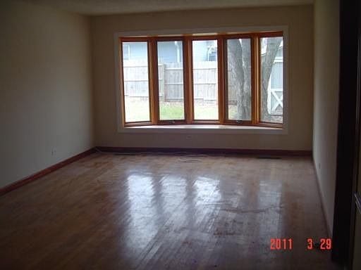 5th image of 14808 Mission Ave