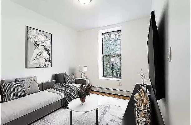 1st image of 457 W 17th St #20