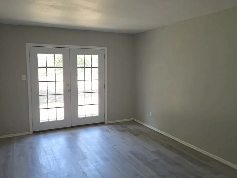 Baytree Manor Apartments — Photo 7