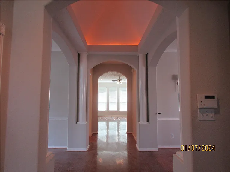1110 Parkhaven Ln — Photo 4