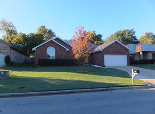 1126 E National Place Blvd, Springfield, MO 65810