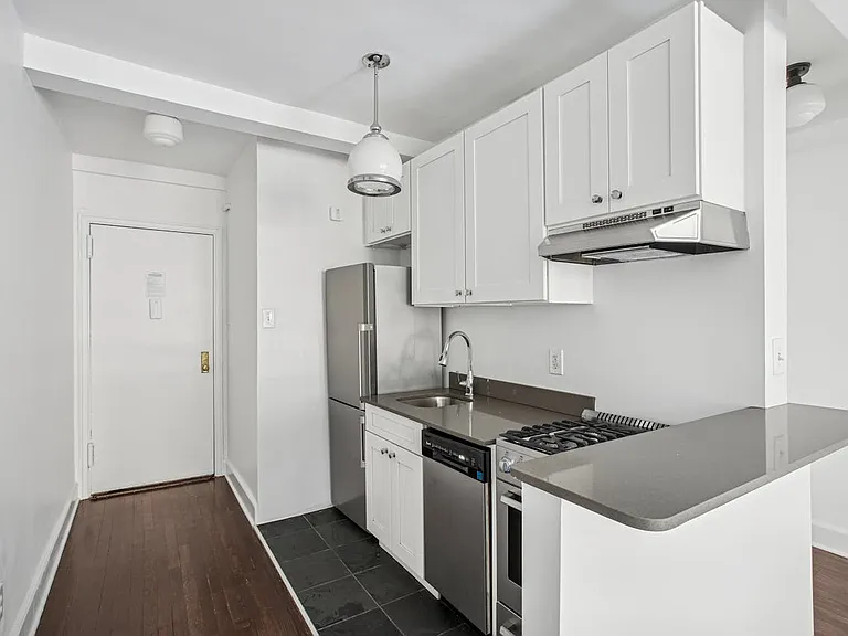 253 W 72nd St #503 — Photo 12