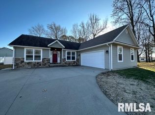 1301 W Grand Ave, Carterville, IL 62918