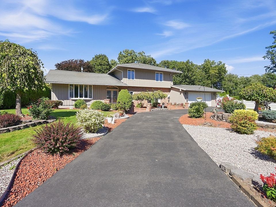 1st image of 105 Higher Brook Dr