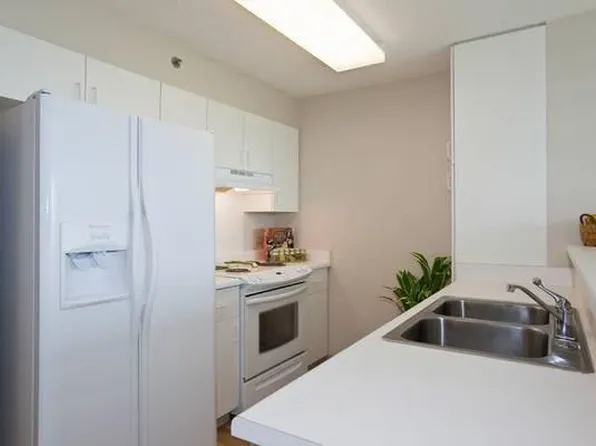 3009 Ala Makahala Pl, Honolulu, HI 96818