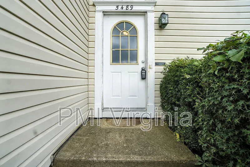 3 bed, 2.5 bath, 1480 sqft, $2,200 — Photo 3