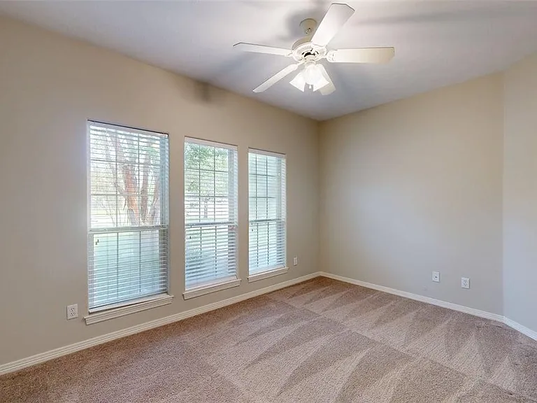 2350 Kendal Green Cir — Photo 14