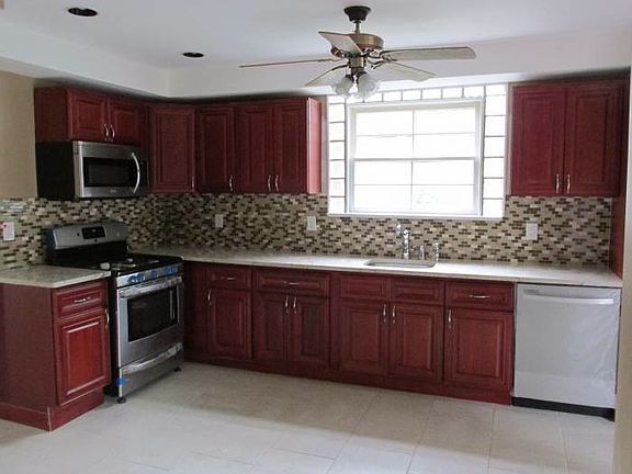 4th image of 10 Woodland Ave