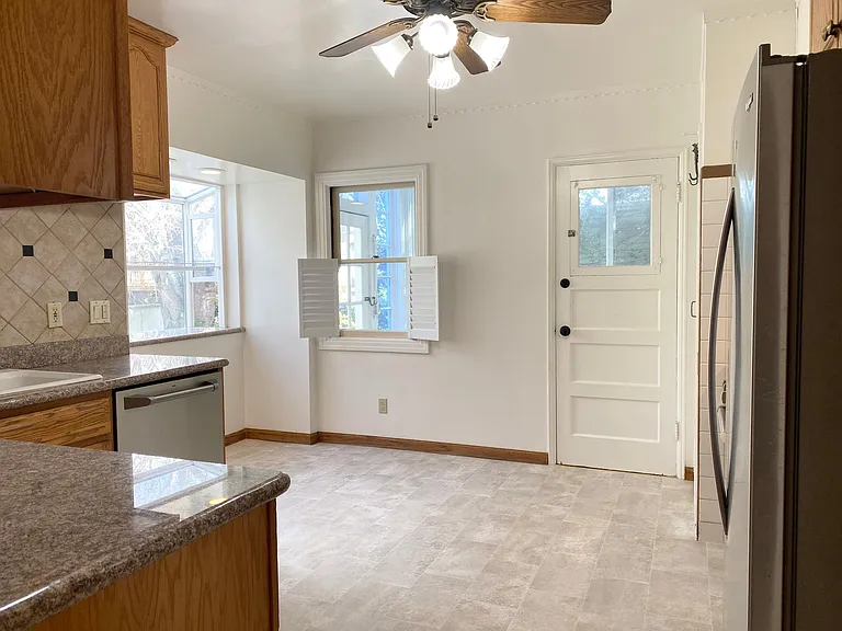 128 Poplar Ave — Photo 10