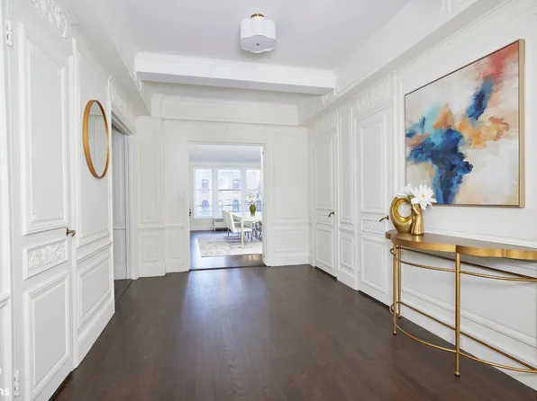 320 East 72nd Street image 3 of 10