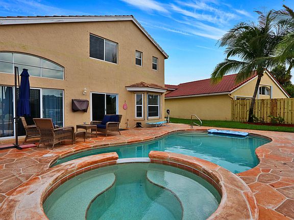 2nd image of 5058 Prairie Dunes Village Cir