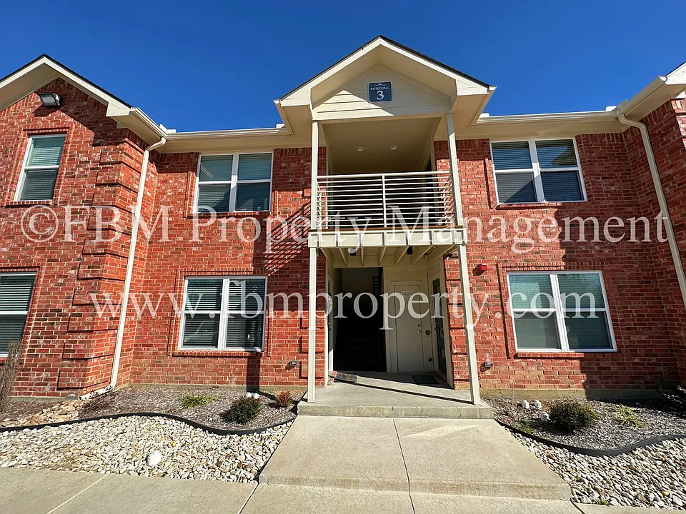 1203 N Clay St #321