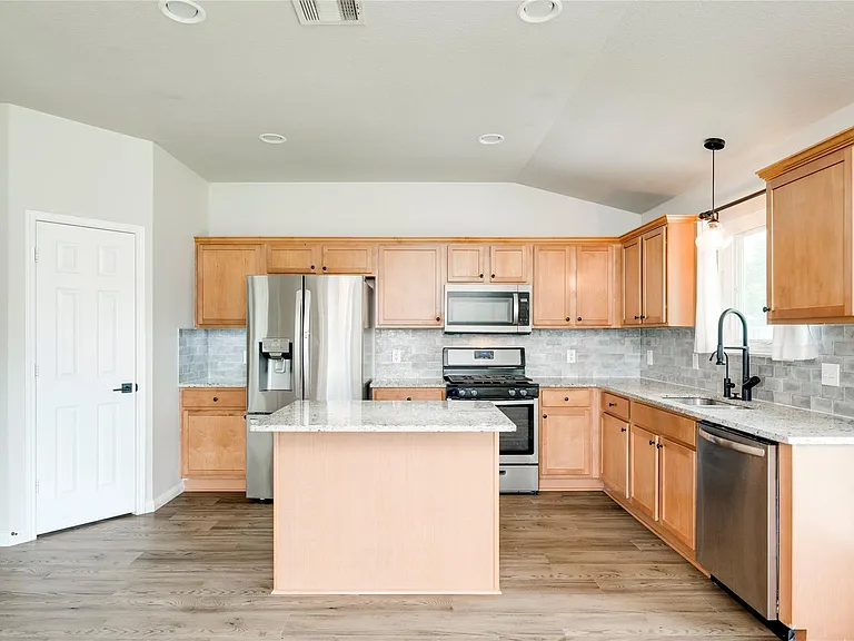 2401 Marshall Trl — Photo 10