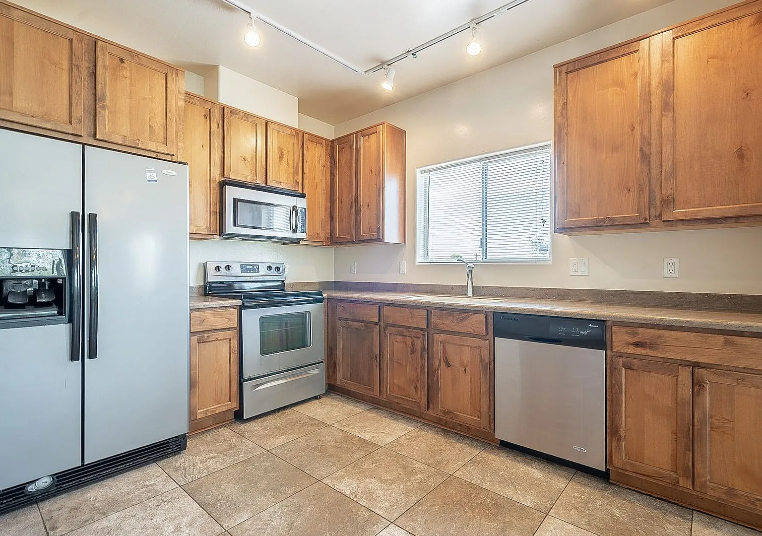 638-642 E. Lester St. - SVP — Photo 3
