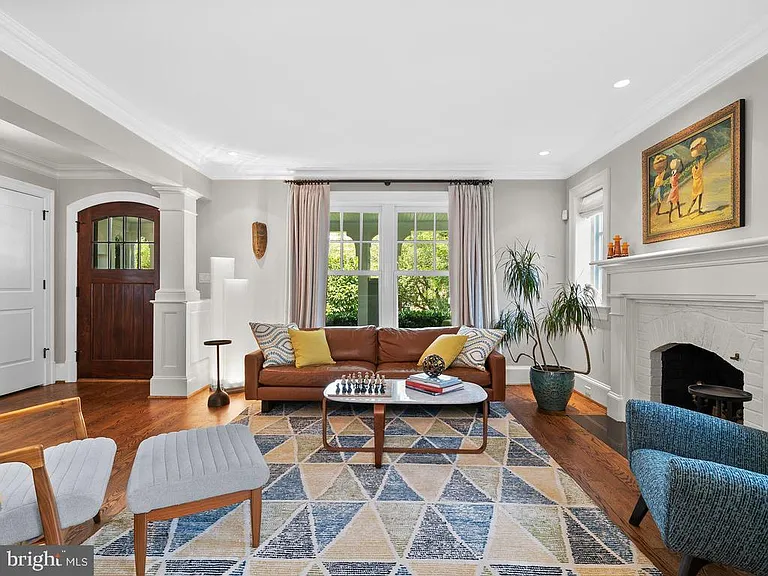 4400 Elm St — Photo 4