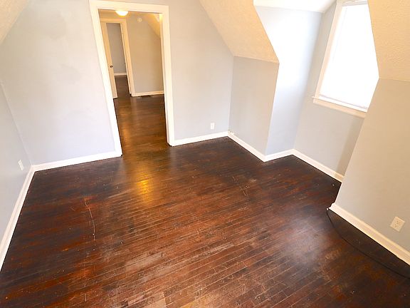 5th image of 759 Holmes St #1-A